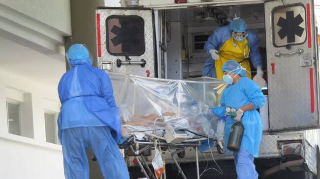 Personal de salud clave no solo en lo médico sino en apoyo psicosocial para pacientes COVID y sus familias