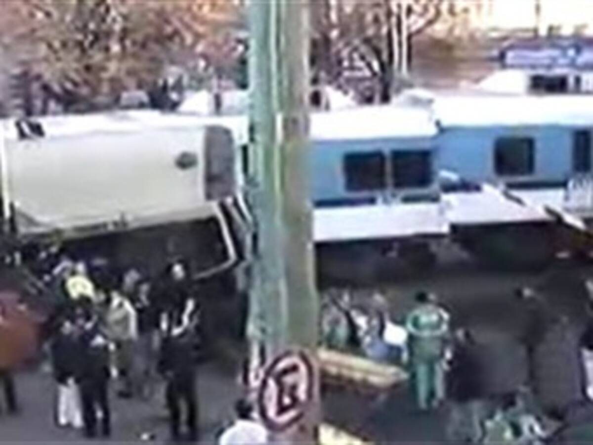 Siete muertos y más de cien heridos en accidente ferroviario en Buenos Aires