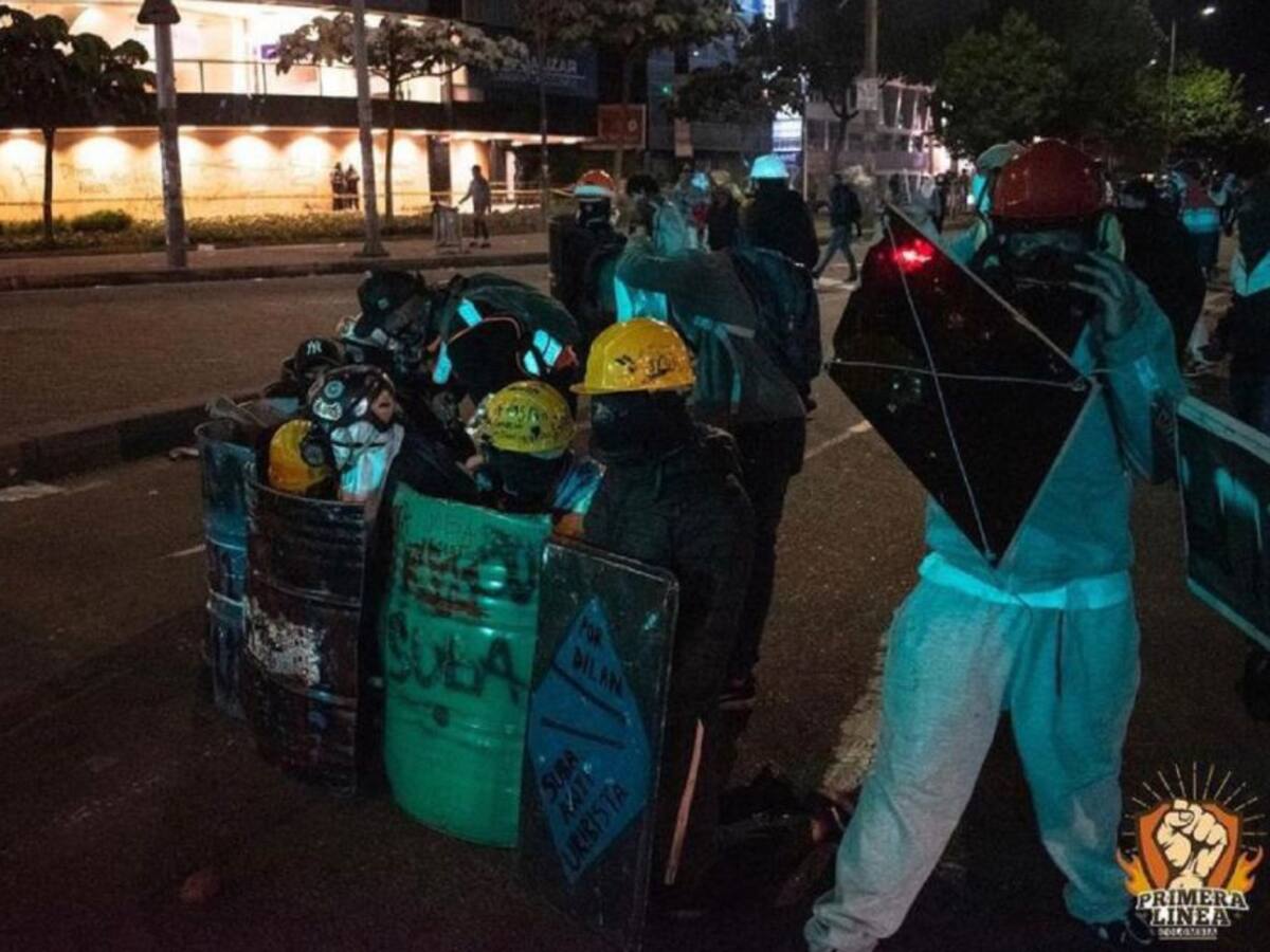 Polémica por decomiso de cascos y escudos para protestas del 20 de julio