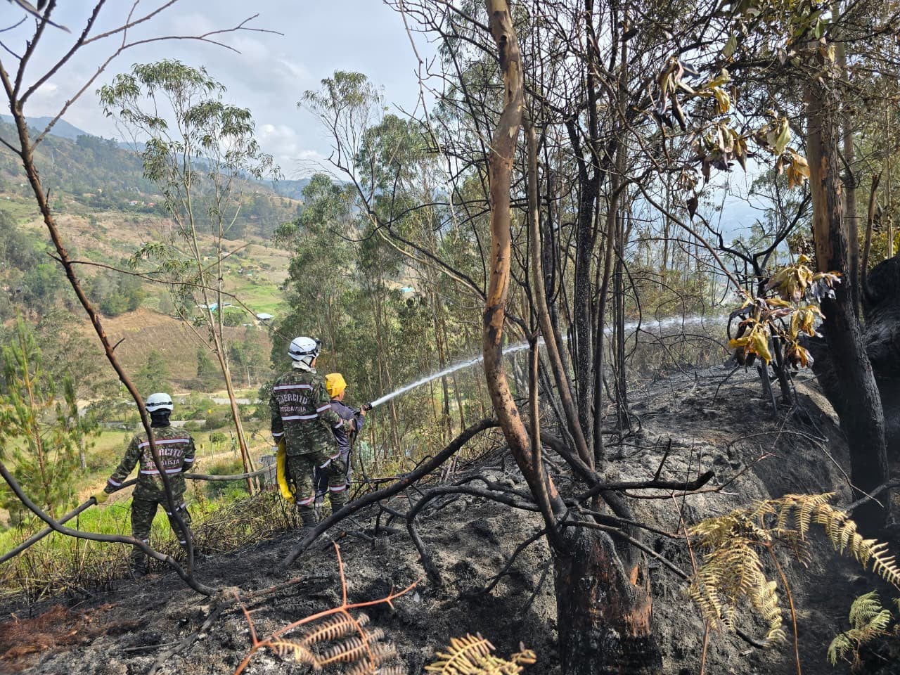 Lluvias generan alertas por remoción en masa en Occidente y Ricaurte, mientras crecientes súbitas mantienen vigilancia en la cuenca del Magdalena Medio.