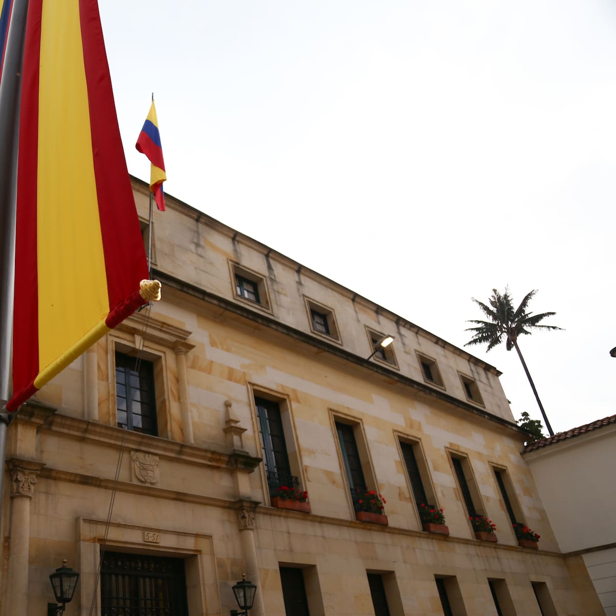 Cónsul colombiano en Antofagasta acumuló 12 incapacidades médicas y estuvo ausente más de 100 días
