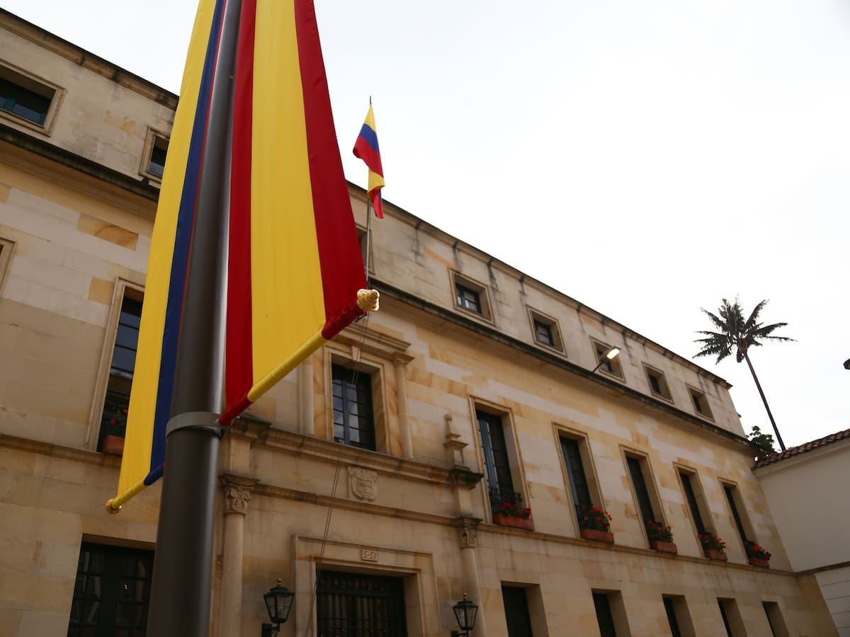 Cónsul colombiano en Antofagasta acumuló 12 incapacidades médicas y estuvo ausente más de 100 días