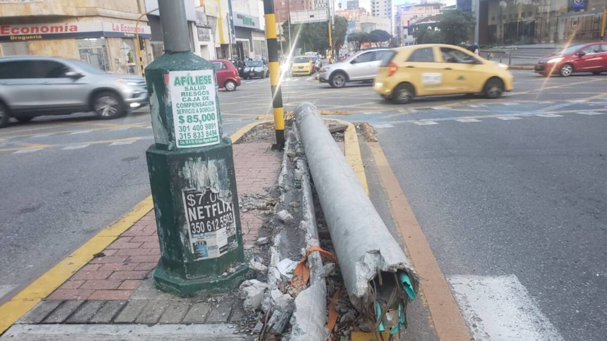 VIDEO: El poste que nadie levanta