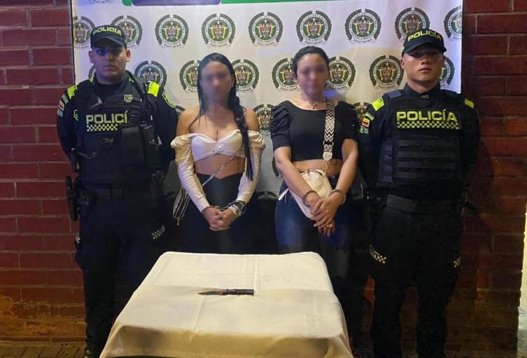 Las hermanas, responsables de asesinar a otra mujer en el Centro de Medellín, fueron capturadas por la Policía. Foto: Policía Metropolitana.