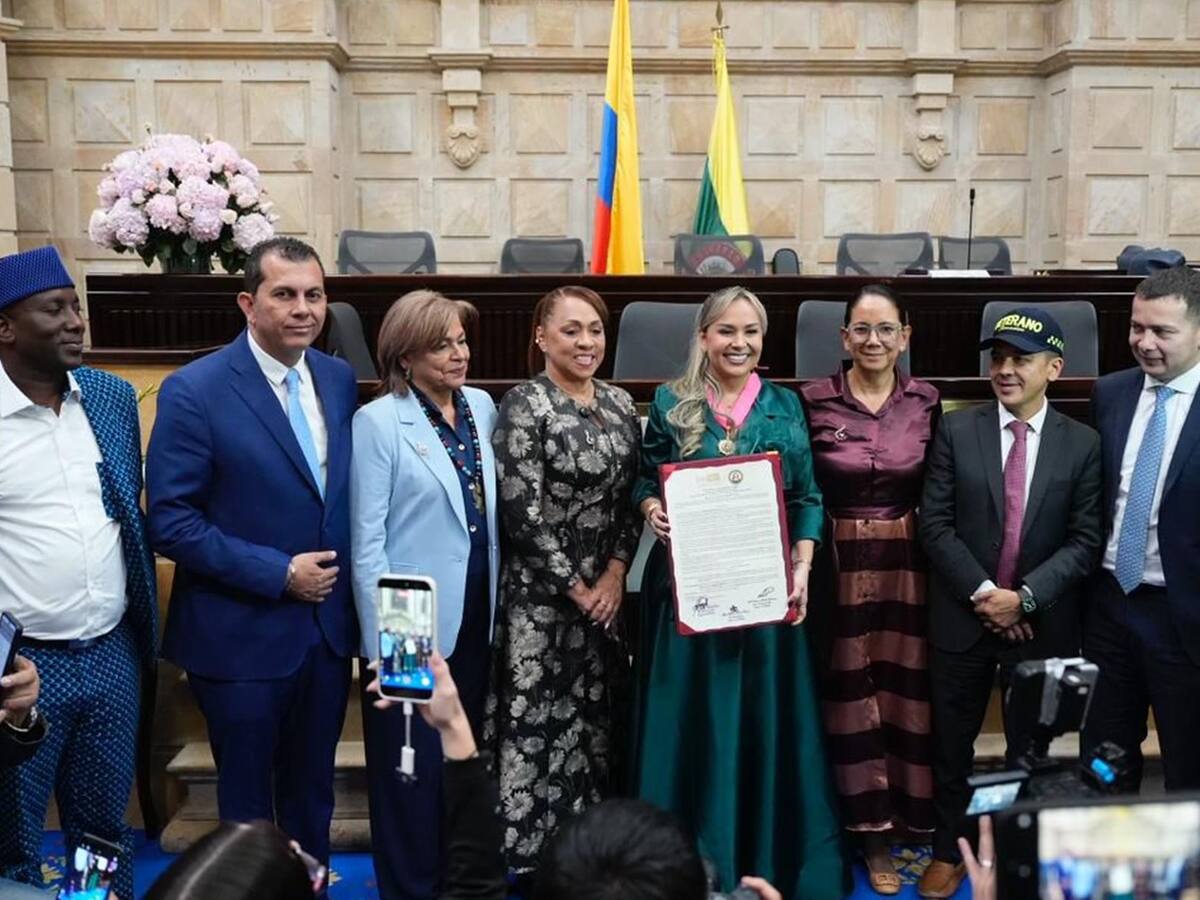 El Congreso entregó la orden ´Policarpa Salavarrieta’ a la alcaldesa de Ibagué, Johana Aranda