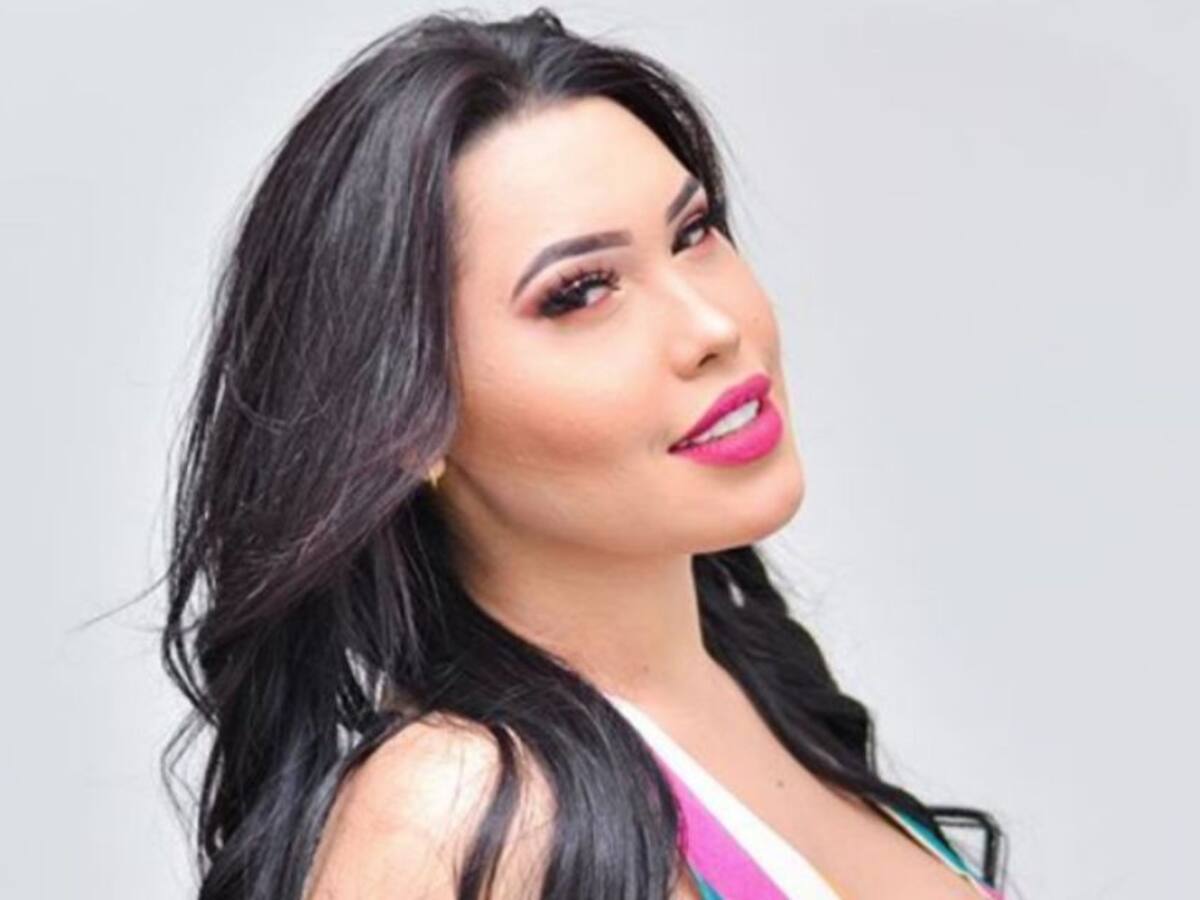 Ana del Castillo insultó a vecinos que le bajaron los tacos por ruidosa