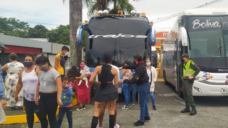 Informe varados en la terminal de transportes de Armenia