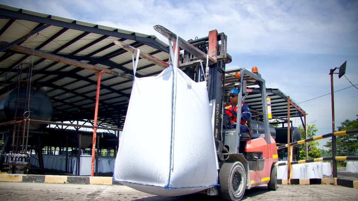 Tres mil toneladas de asfalto se exportaron desde el puerto de Cartagena