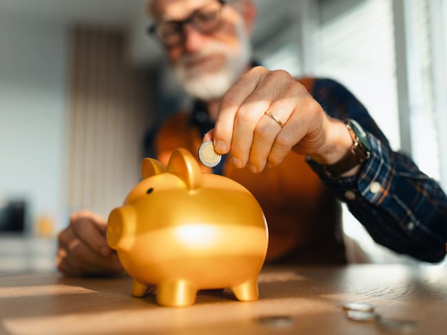 Getty Images / Hombre ahorrando