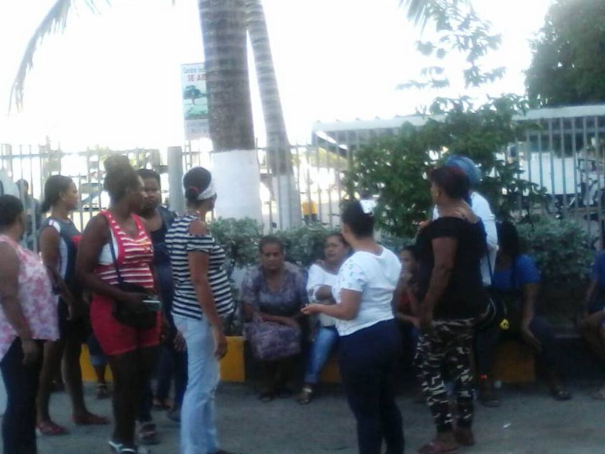 Manipuladoras del PAE Cartagena protestaron por falta de pago