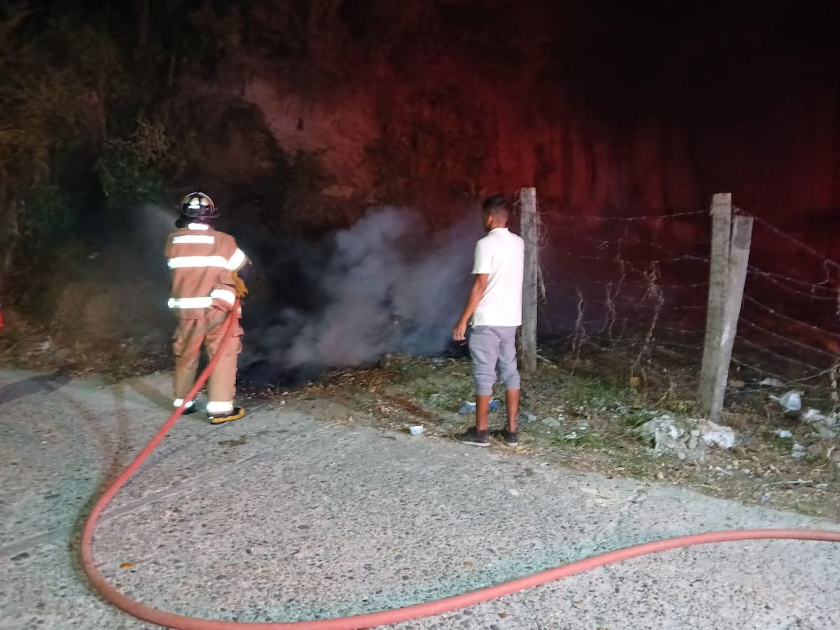 Quema de basura originó incendio de capa vegetal en La Dorada