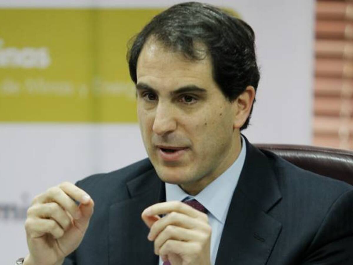 MinMinas aclara que baja en precio de la gasolina obedece al etanol