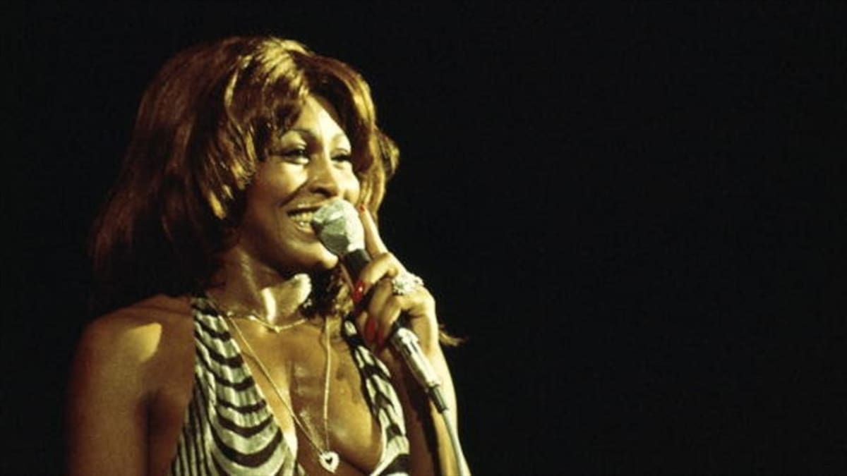 Recordando a Tina Turner: así tocó en vivo el maestro Leon Blue para La W
