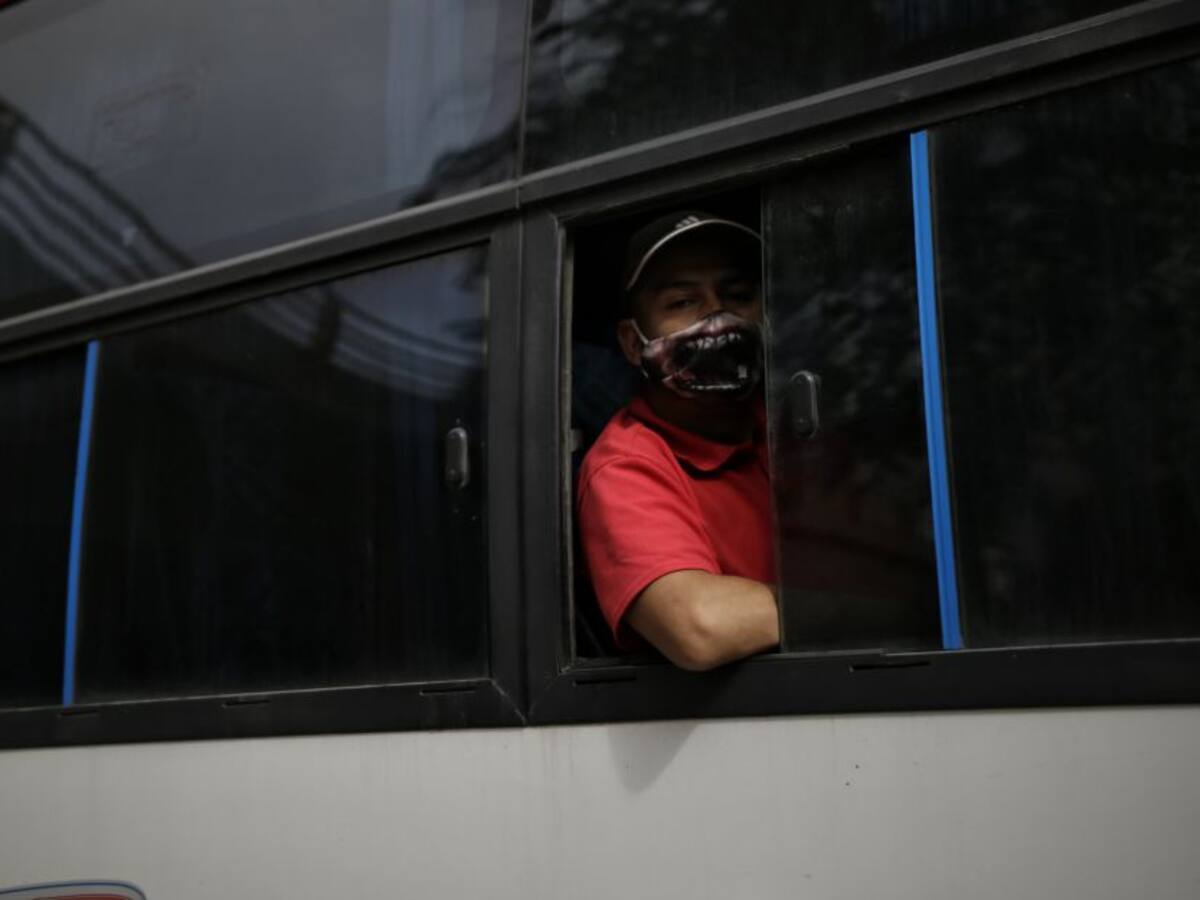 MinTransporte estudia posibilidad de subir ocupación de transporte público