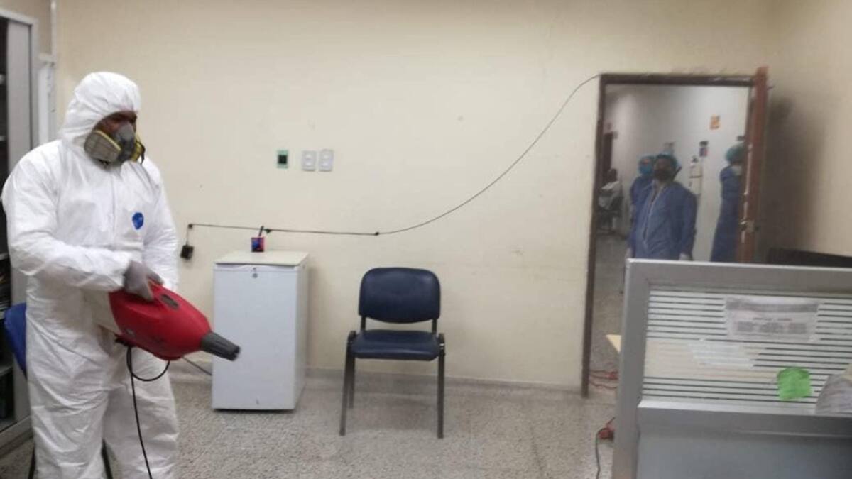 Hospital Julio Méndez Barreneche realiza desinfección en sus instalaciones