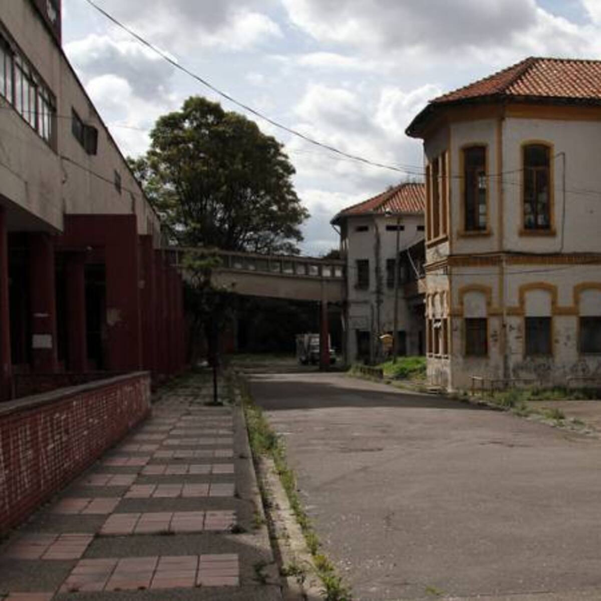 Presidente Petro firma decretos para la recuperación del Hospital San Juan de Dios