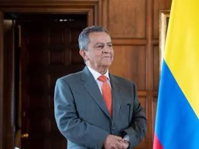 “No quería ser el viejito que dejó a Colombia sin pasaportes”: José Antonio Salazar