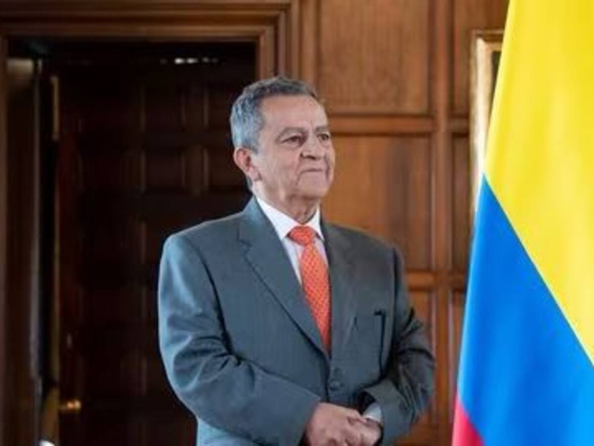 “No quiero pasar a la historia como el viejito que dejó al país sin pasaportes”: José Salazar