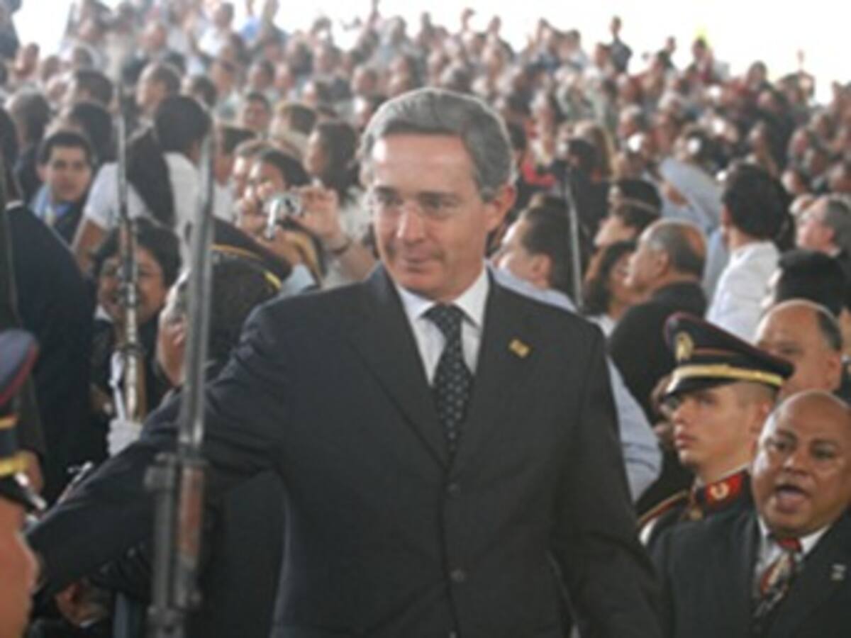 El TLC y el Plan Colombia ocuparon la atención de Álvaro Uribe y Hillary Clinton