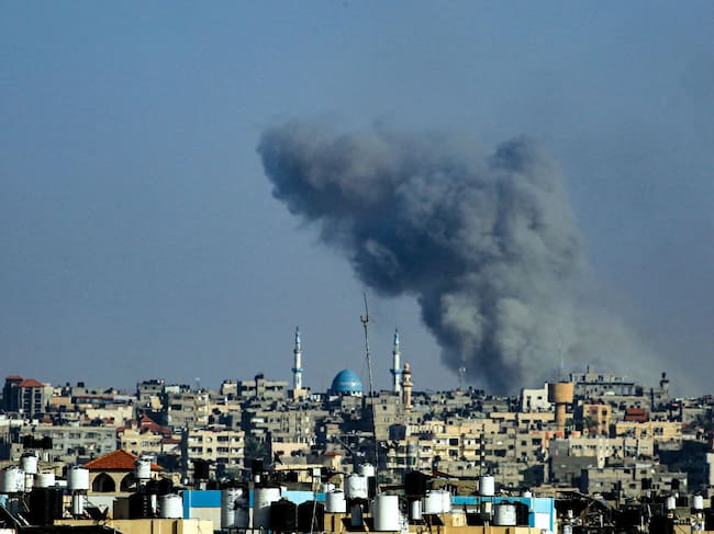 Bombardeo israelí en Gaza. (Photo by EYAD BABA/AFP via Getty Images)