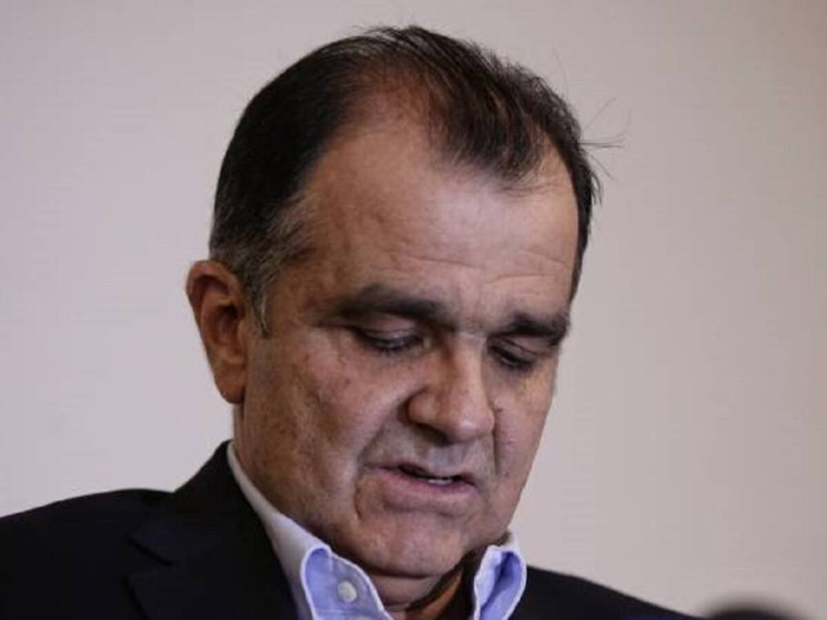 Óscar Iván Zuluaga muestra sus propuestas para ganar la presidencia