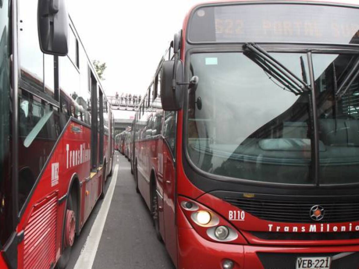 Procuraduría pide tecnologías limpias en buses de Transmilenio