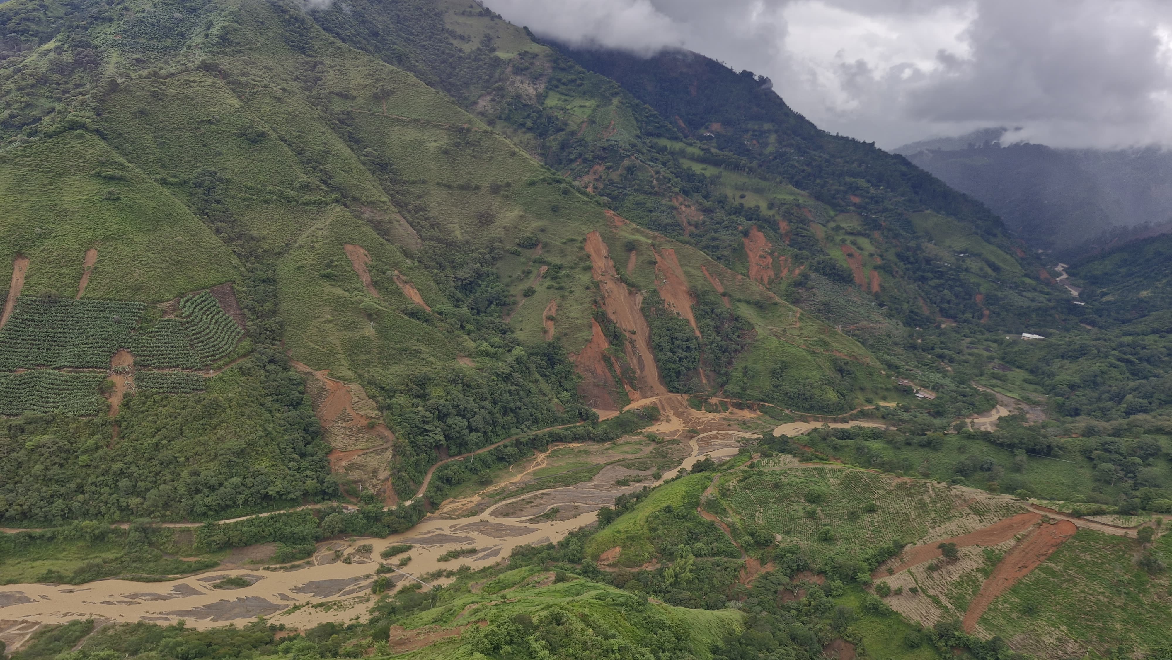 Derrumbe en entre Salgar y Ciudad Bolívar- foto Dagran
