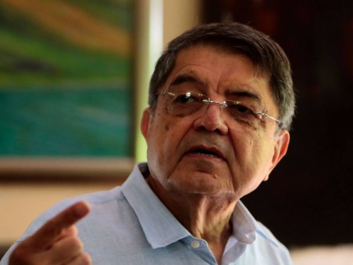 Más de 200 personas de la cultura firman carta en apoyo a Sergio Ramírez