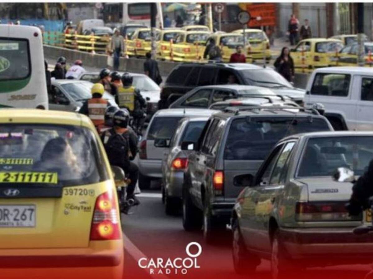 Taxistas y volqueteros molestos por continuidad del cobro por congestión