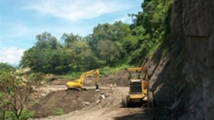 Cerrada la vía Bogotá - Honda por derrumbes