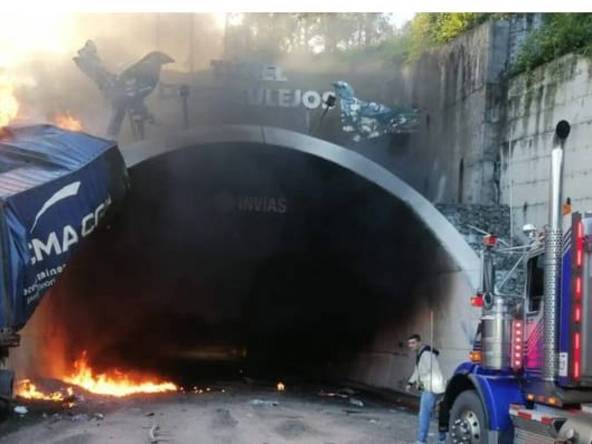 Túnel Los Azulejos: Trágico accidente de tránsito entre el Tolima y el Quindío
