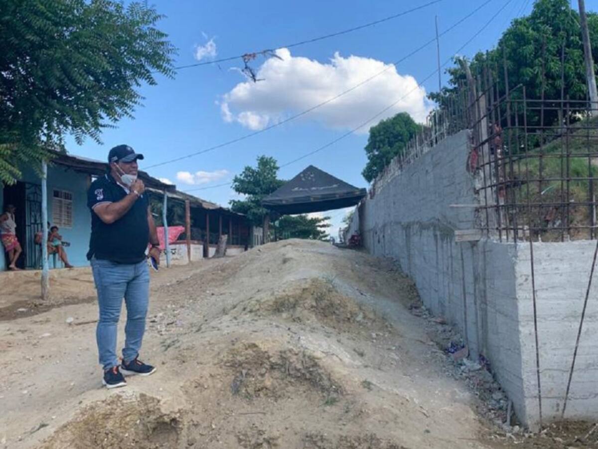 En San Estanislao de Kostka- Bolívar siguen trabajos en muro de contención