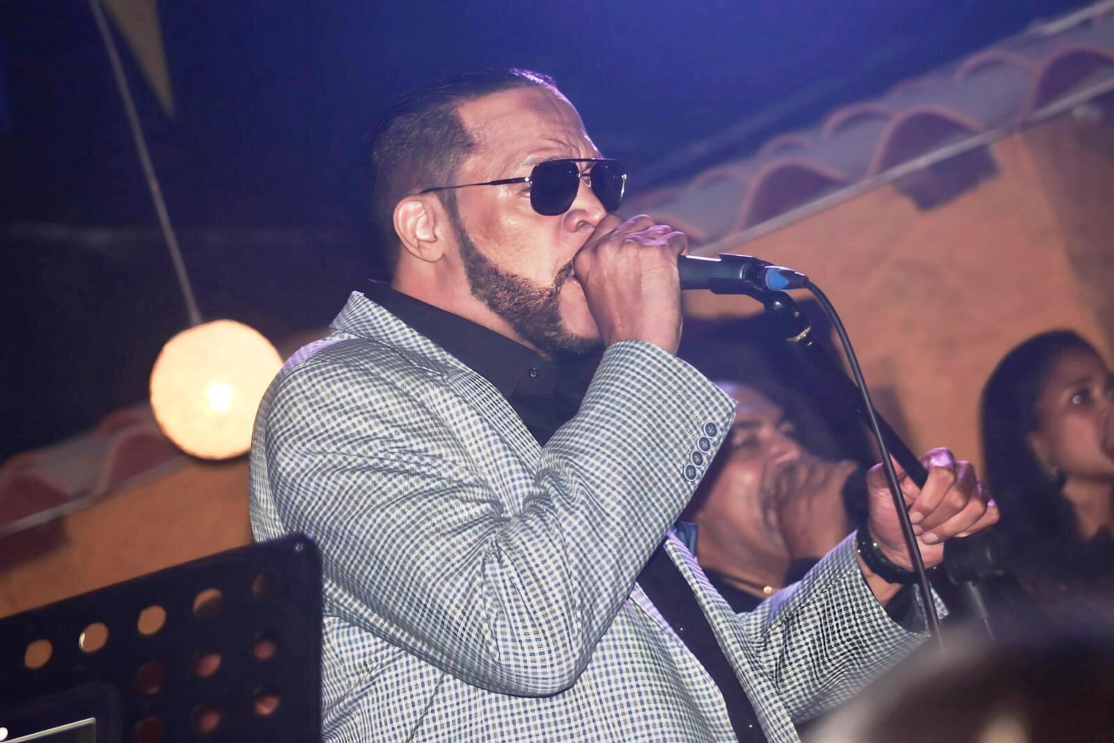 En Cartagena Raulin Rosendo inicia “Uno Se Cura Tour 2024”