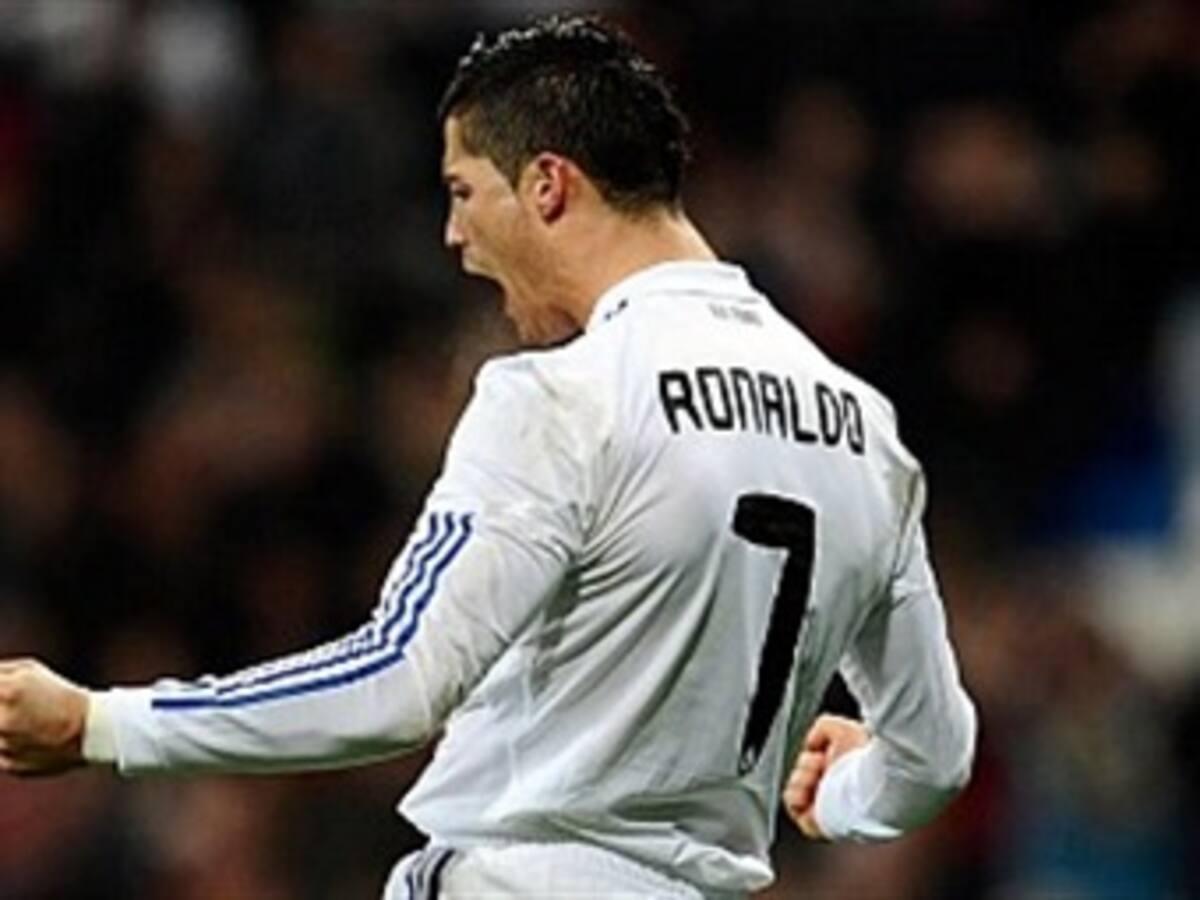 Real Madrid golea 7-0 al Málaga pero sigue a siete puntos del FC Barcelona