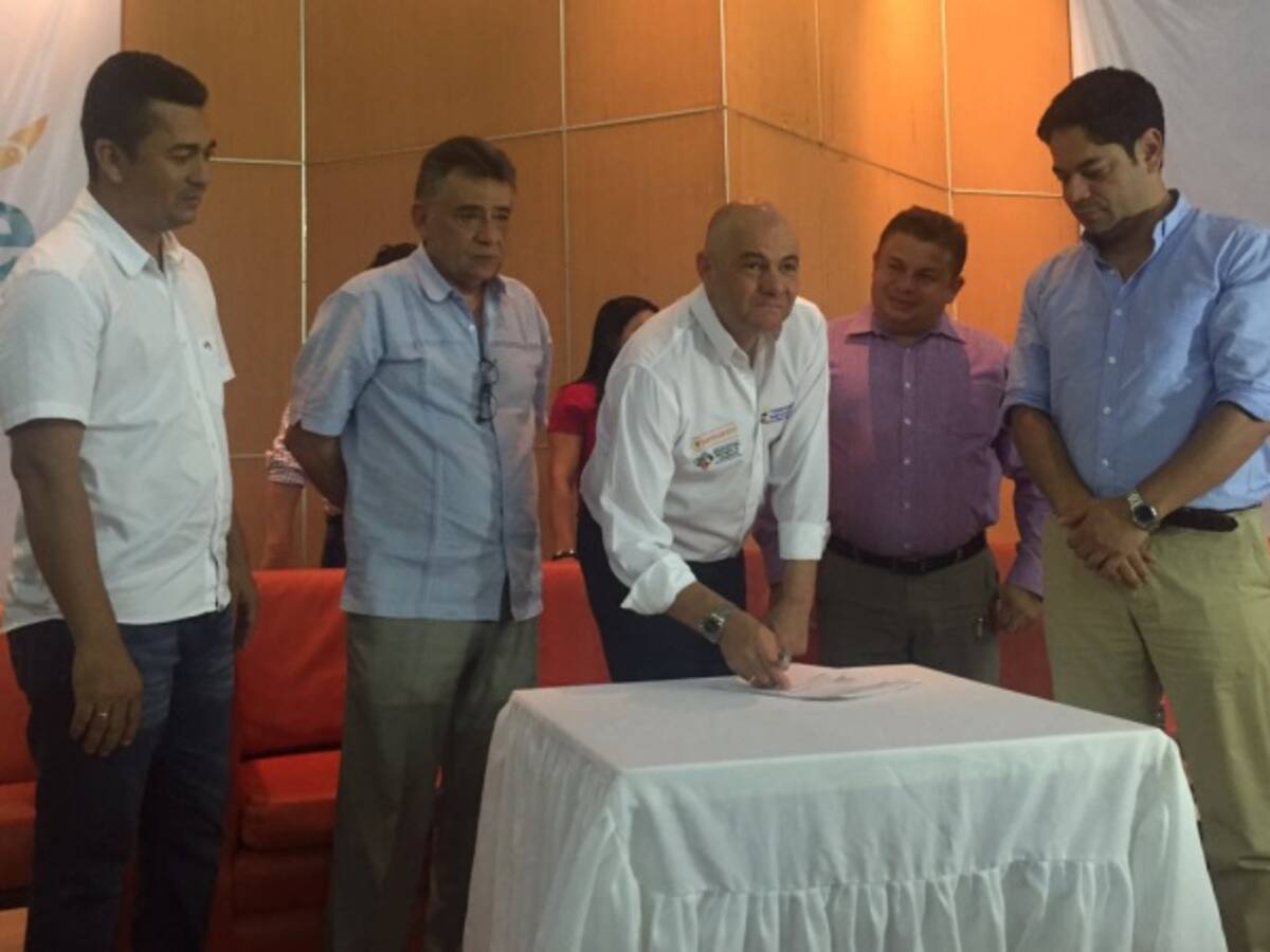 Vicepresidente Vargas Lleras firma segunda fase para viviendas gratis en Sucre