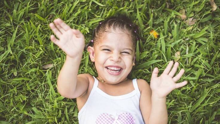 ¿Cómo potenciar la felicidad en niños y niñas?