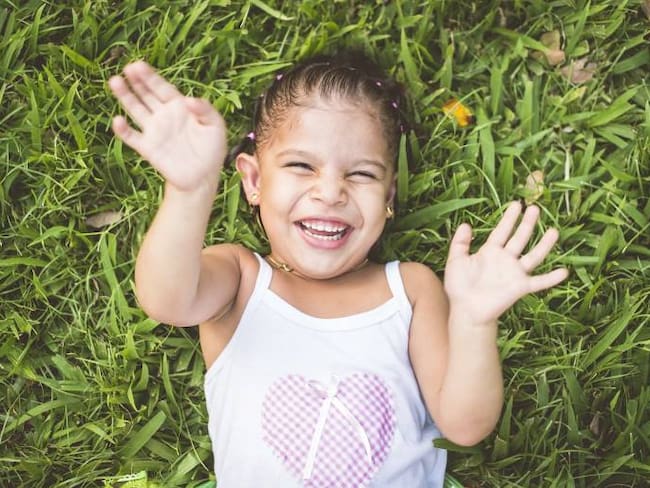 ¿Cómo potenciar la felicidad en niños y niñas?