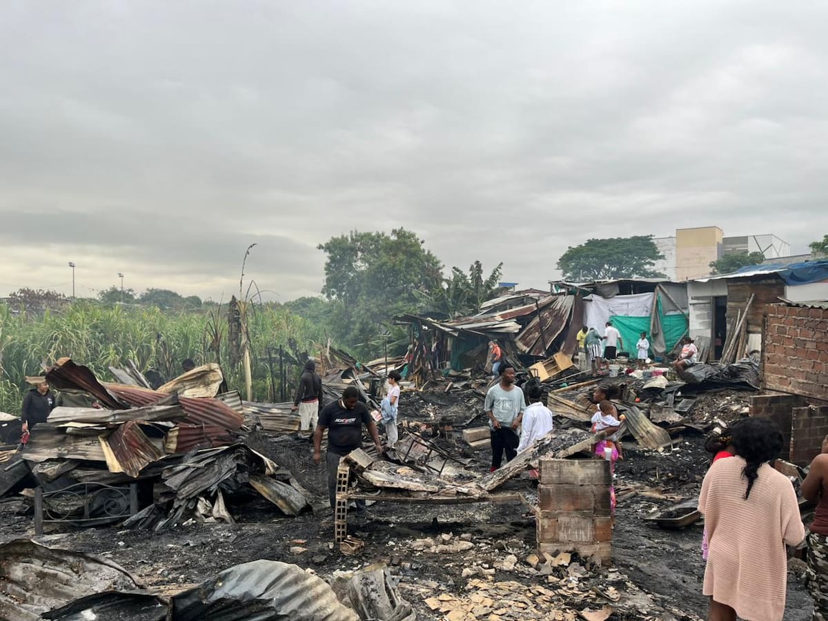 Incendio en el oriente de Cali deja más de 40 viviendas destruidas y cuatro personas lesionadas