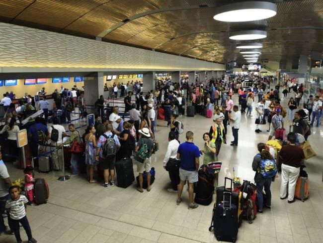 160.000 viajeros pasaron por el Aeropuerto de Cartagena en Semana Santa