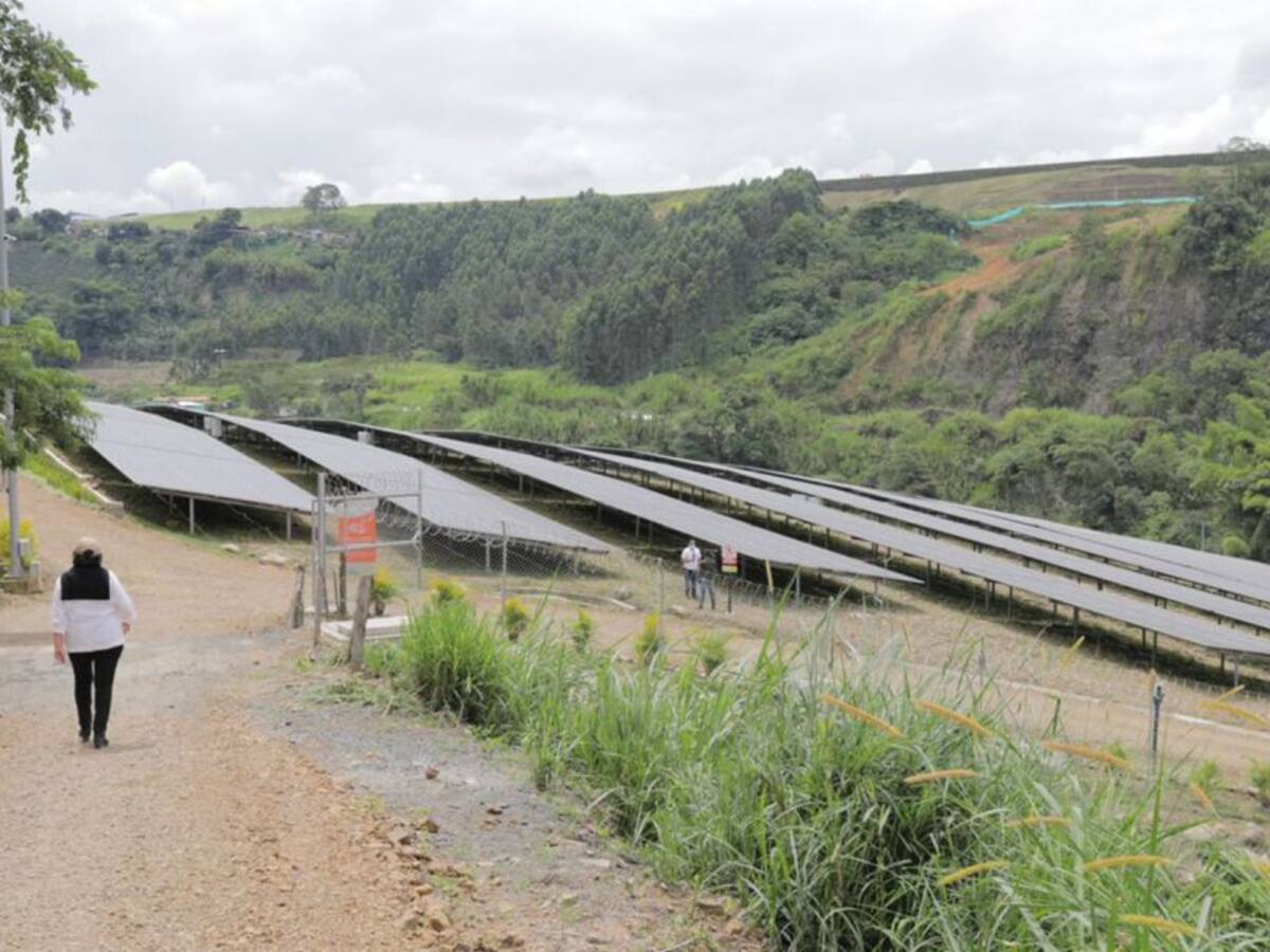 En Pereira fue instalada la primera granja solar del Eje Cafetero