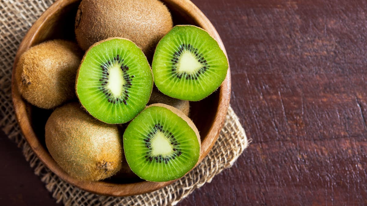¿Qué enfermedades ayudaría a ‘curar’ el kiwi? Esto han dicho expertos de su consumo