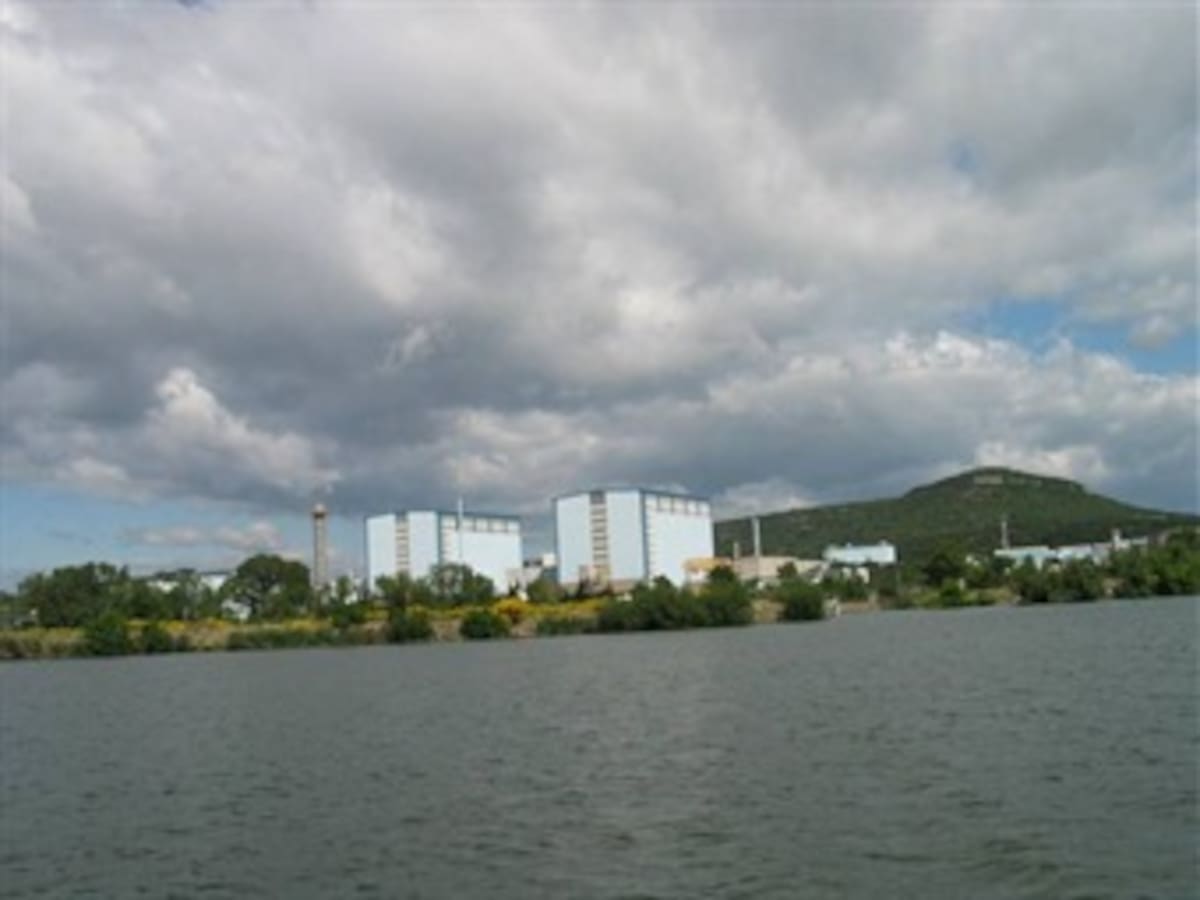 Un muerto y cuatro heridos deja explosión en centro nuclear de Francia