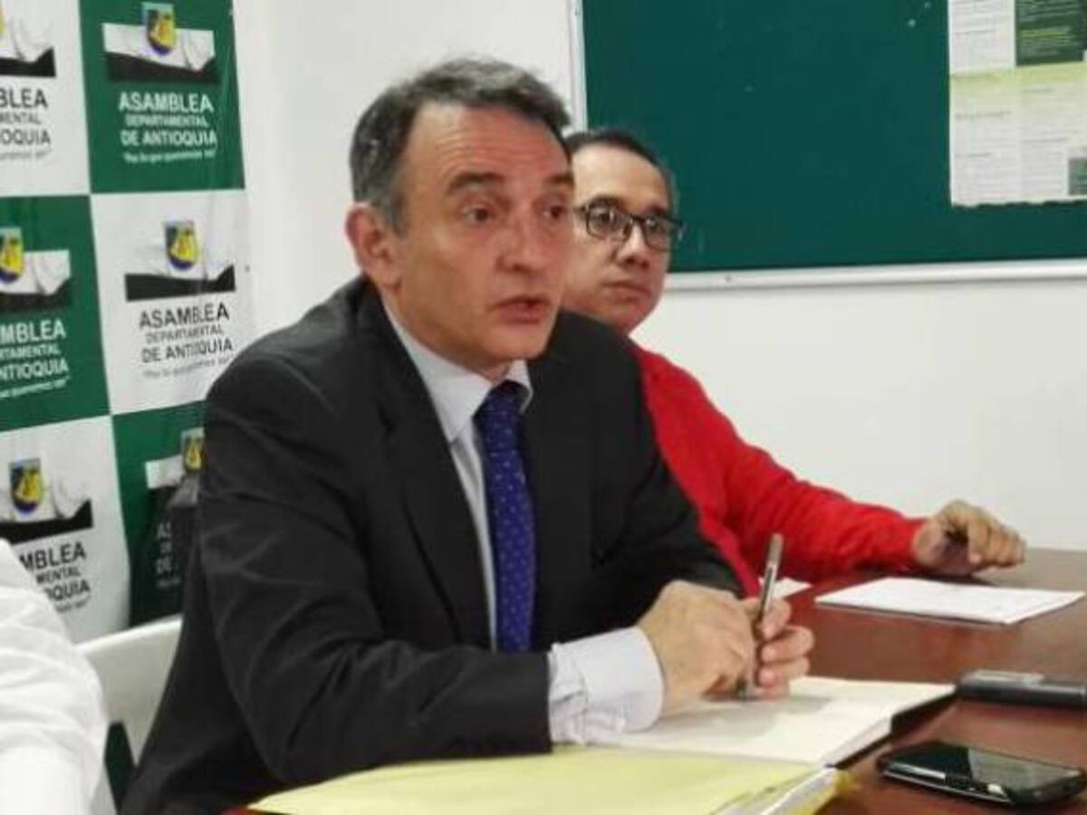 “La reunión con el fiscal sobre la JEP fue muy constructiva”: Enrique Santiago