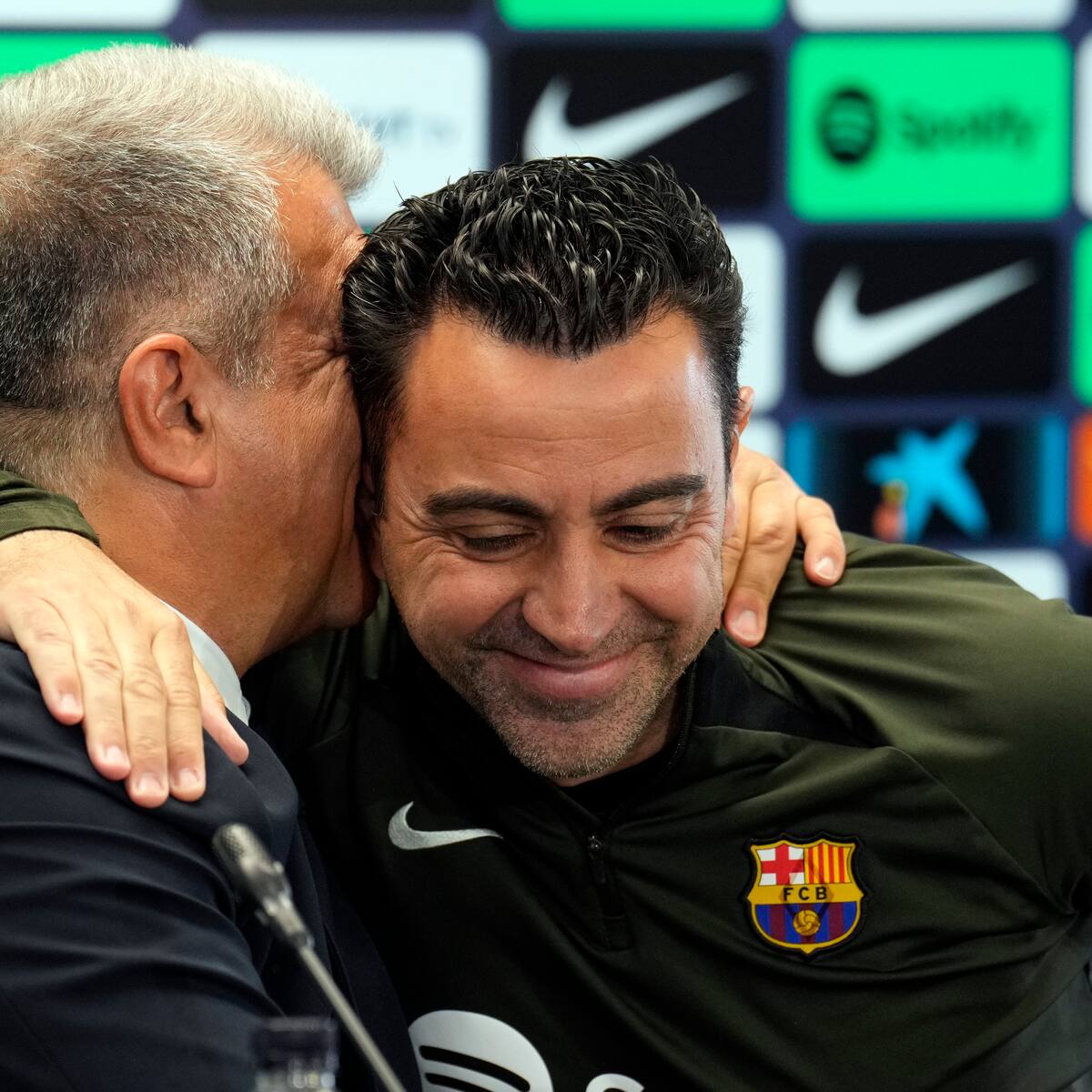 Oficial: Xavi Hernández seguirá como DT del Barcelona la próxima temporada