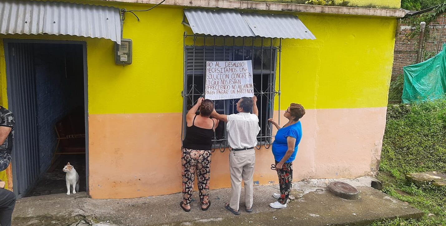 Proceso de desalojo en el barrio Risaralda, sector Av. del Río con 34 - Caracol Radio Pereira
