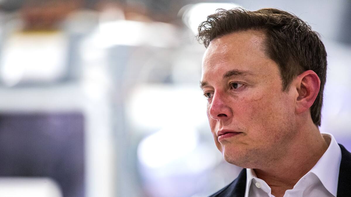 Elon Musk impulsó contenido sexual en su IA para aumentar número de usuarios pese a riesgos legales