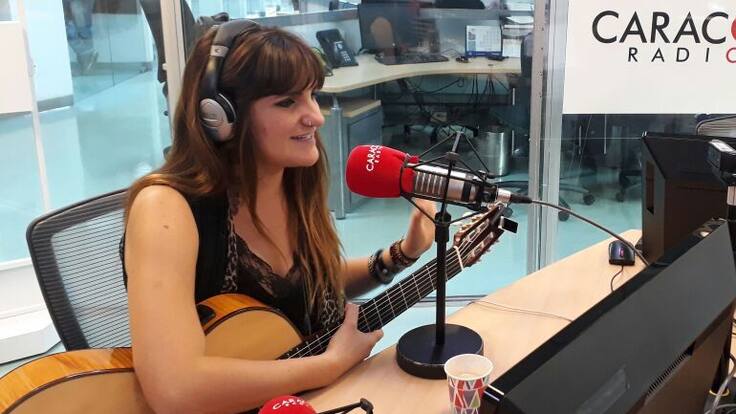Rozalén: Mi música a través del lenguaje de señas es poesía corporal