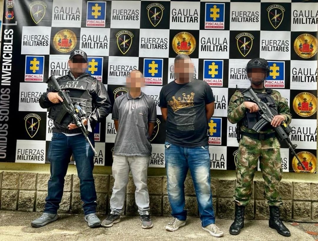 Capturado en flagrancia cuando recibían plata de una extorsión- foto Ejército