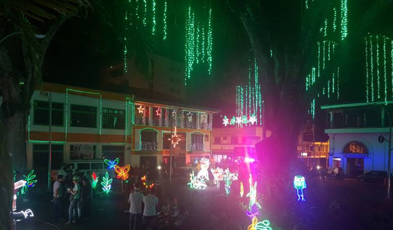 De lunes a viernes escuche 1150AM Las noticias de la región