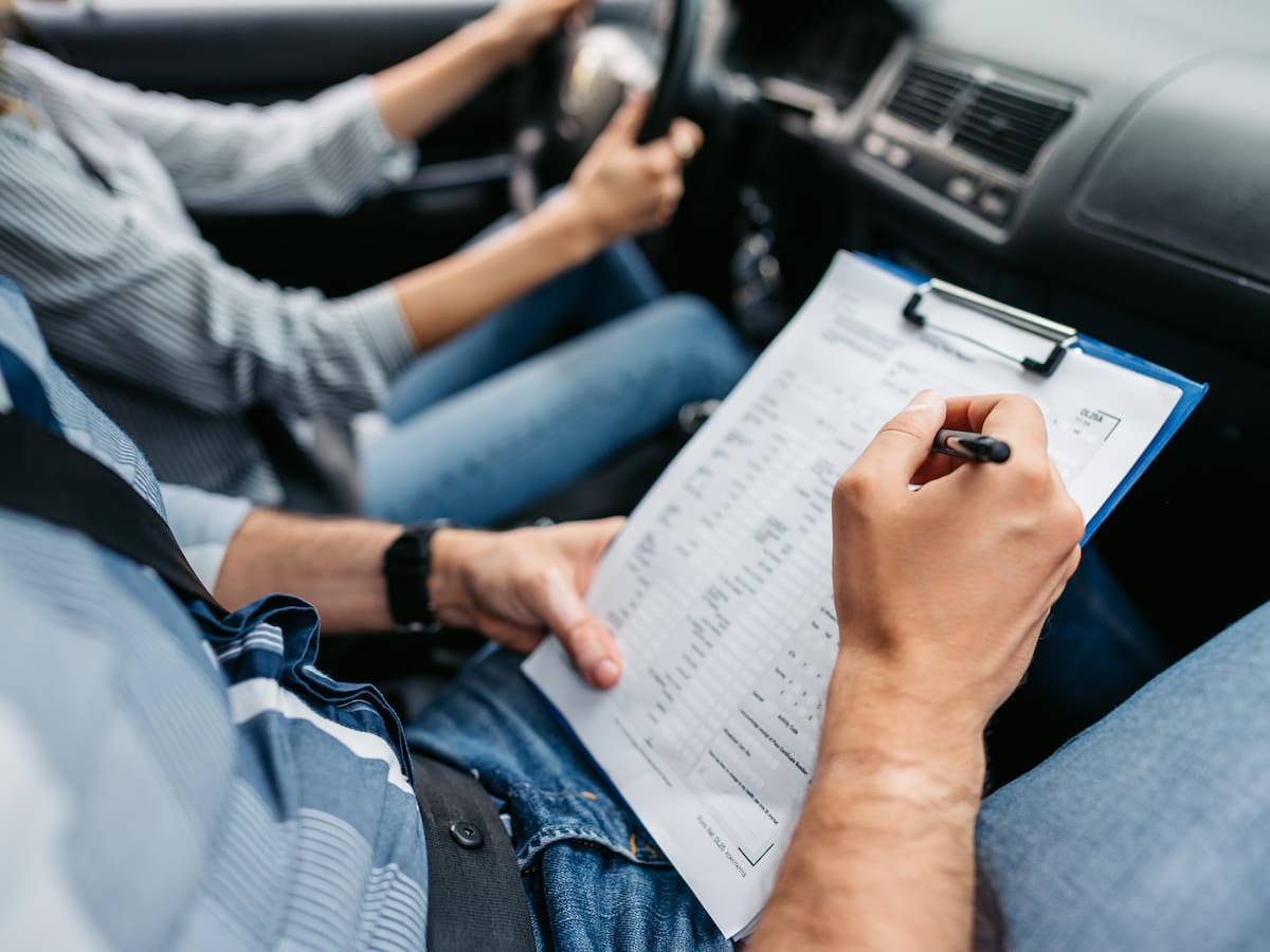 Pasos para sacar permiso de conducción por discapacidad en Colombia